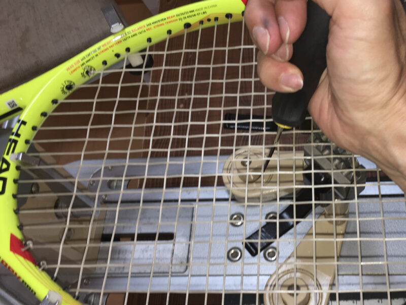 テニスのガット張りのやり方|元ストリンガーが教える1番簡単な方法